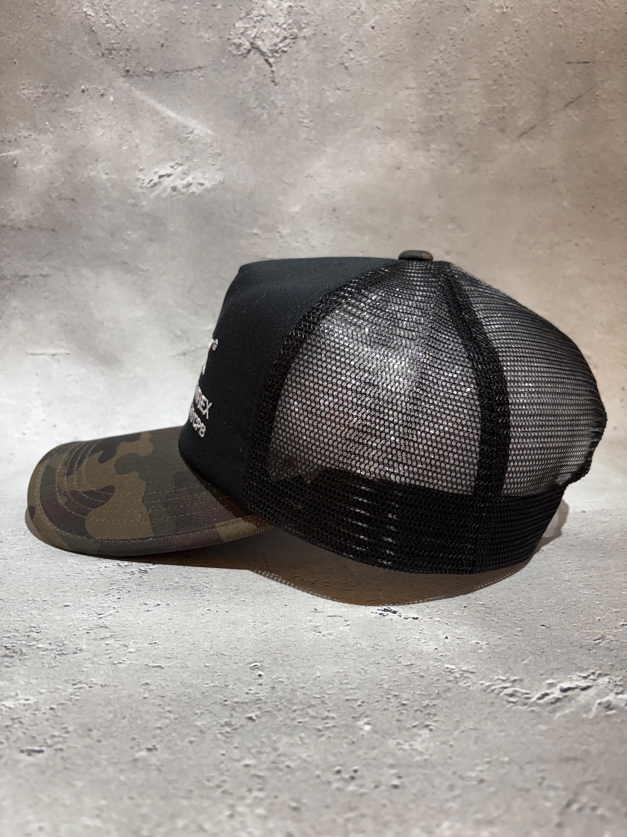 AVIREX / アヴィレックス NUMBERING MESH CAP メッシュキャップ ブラック×カモ ビックサイズ