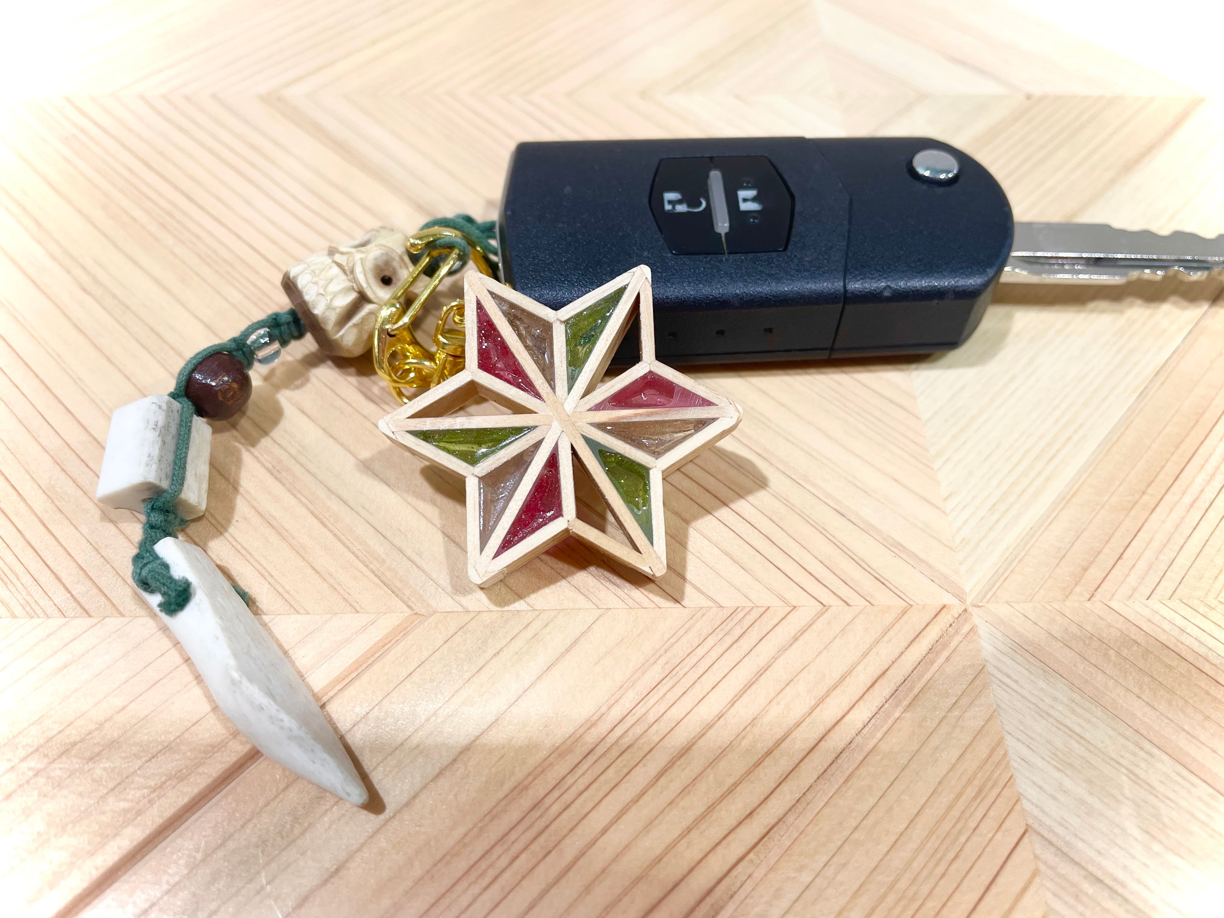 星形キーホルダー《蓮華》ー身につける組子細工 | 藤田建具店