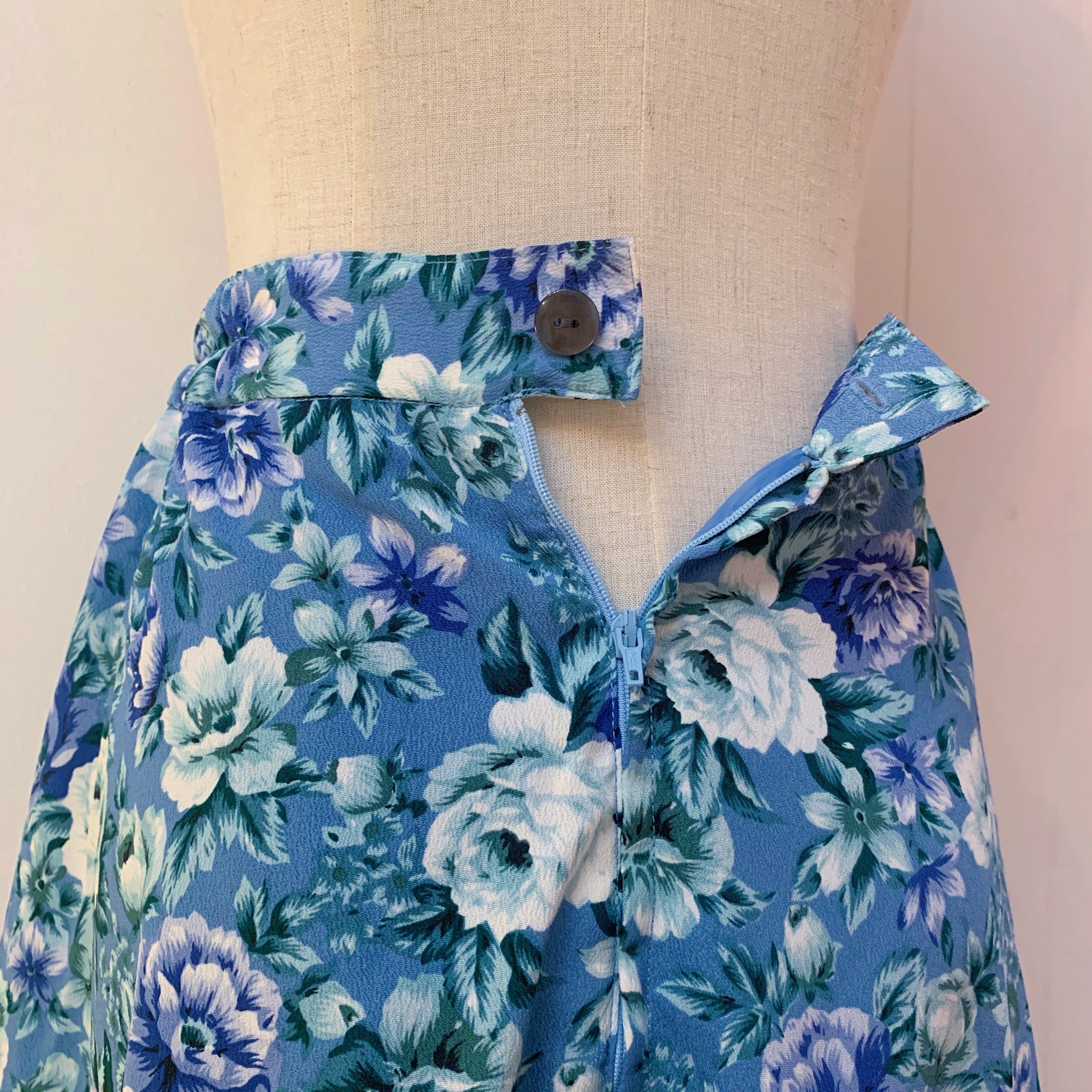 blue rose crepe long skirt