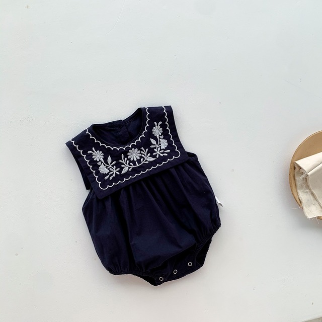 【BABY】フラワー刺繍セーラーカラーノースリーブロンパース - 7