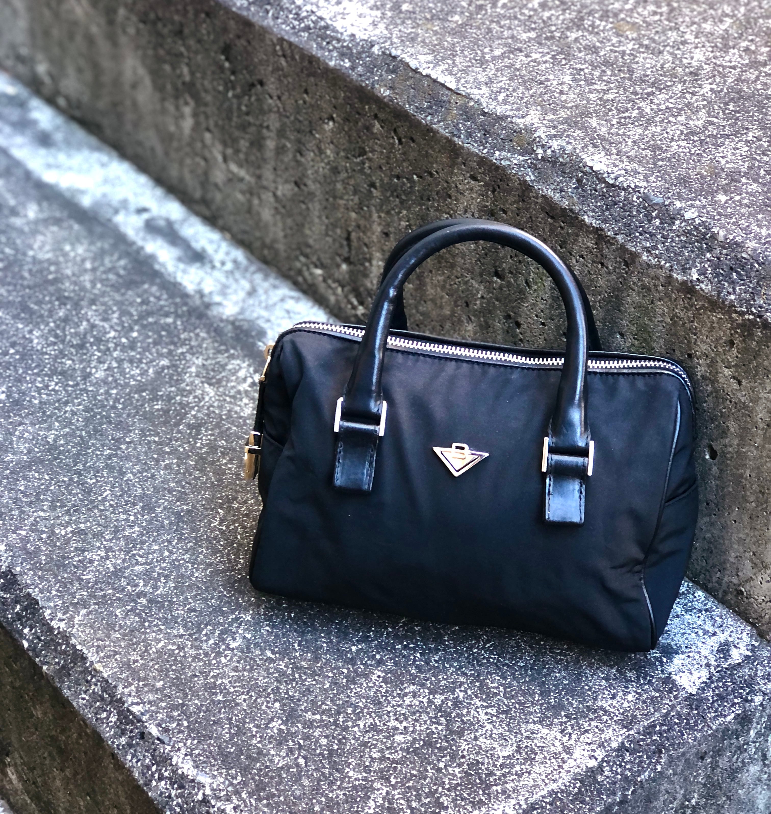 ボッテガヴェネタ ハンドバッグ ミニボストン 手提げ ロゴ入り シボ革