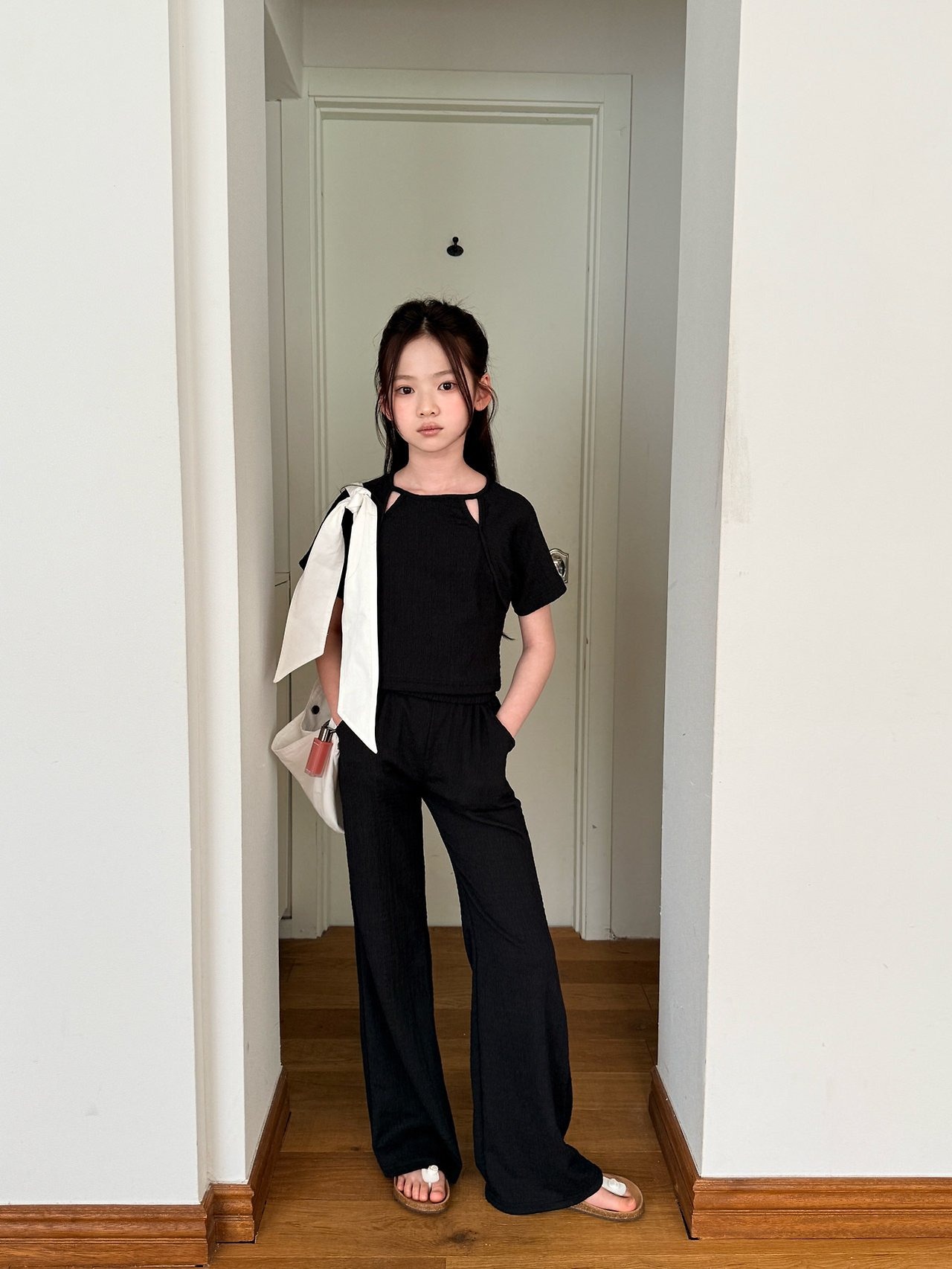 [COMMA] Pleated Slit Tee (160/170) / [콤마] 플리츠트임티 (160/170)