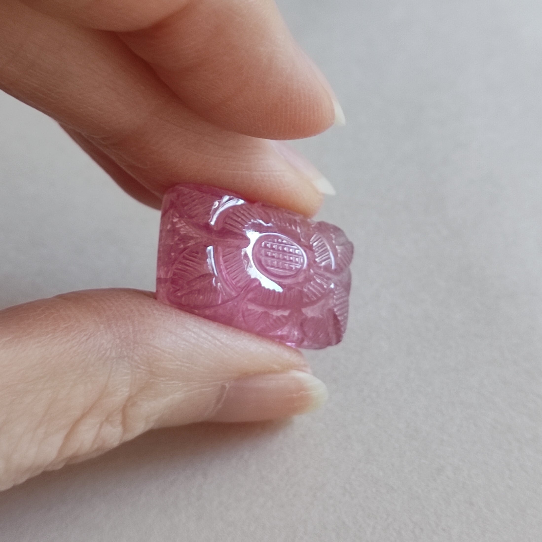 美しいボタニカルカービング 大粒ピンクトルマリン草花彫刻 23.76ct