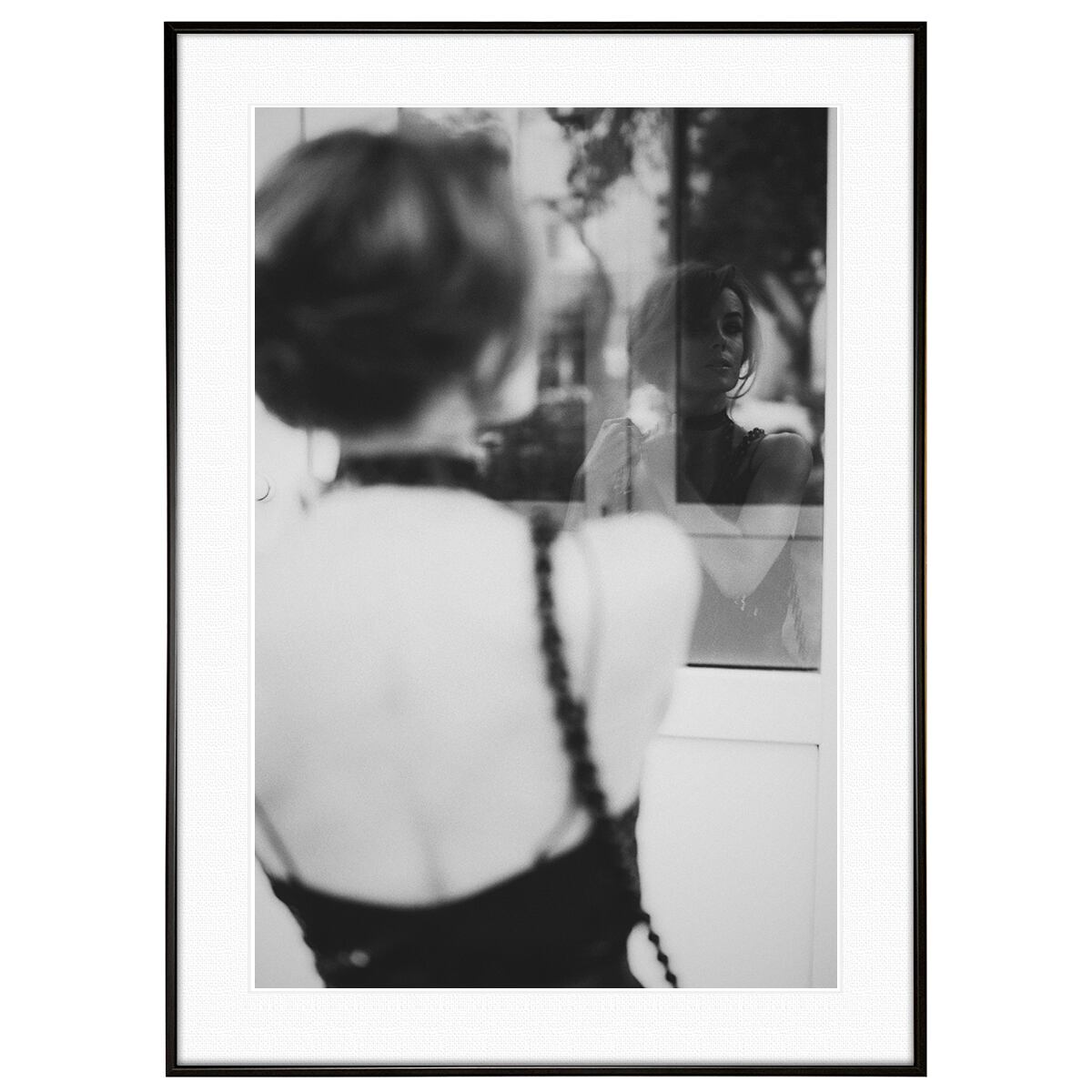 人物写真 ドレス姿の女性の背中 インテリアアート モノクロポスター額装 AS3629
