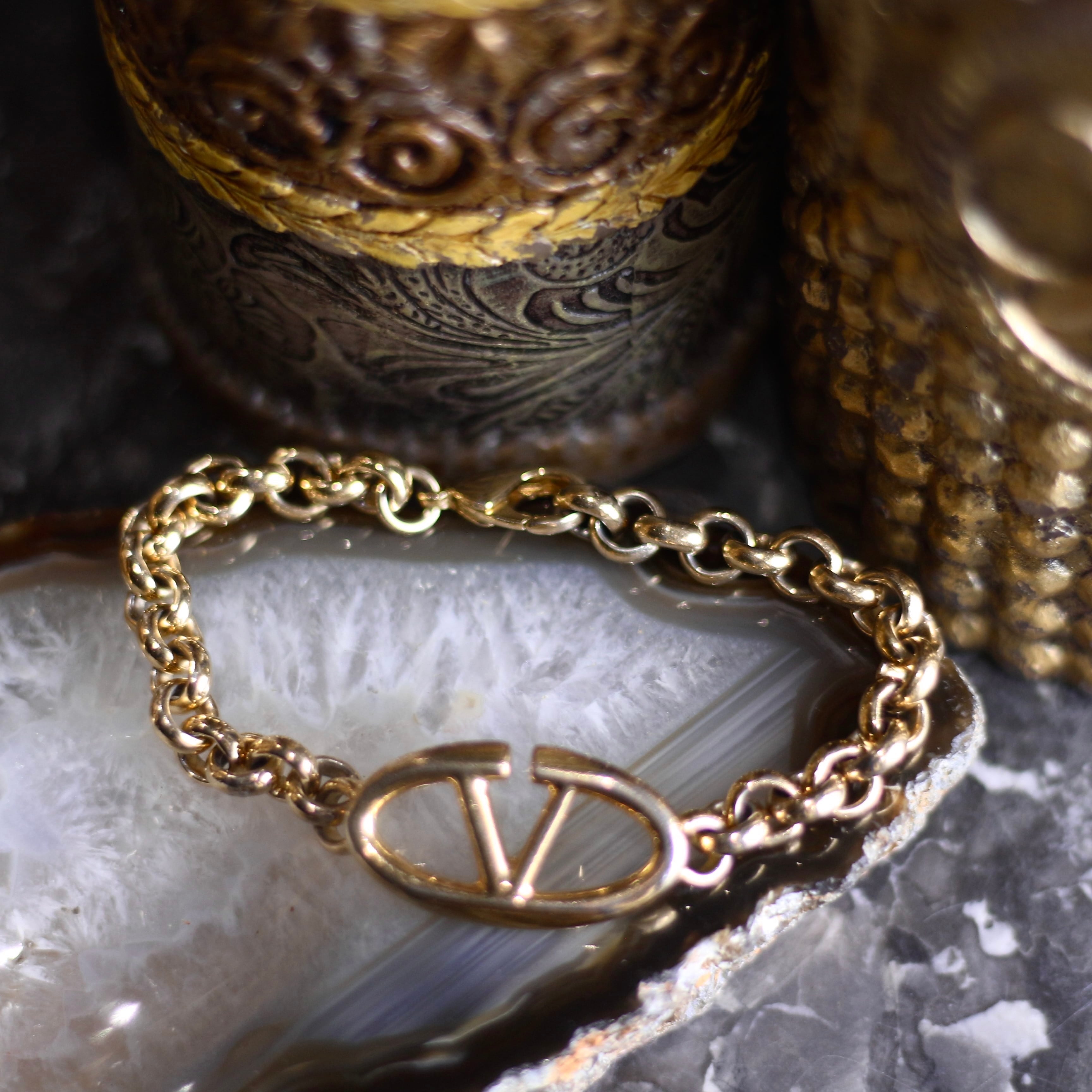 VALENTINO GARAVANI LOGO GOLD CHAIN BRACELET/ヴァレンチノ