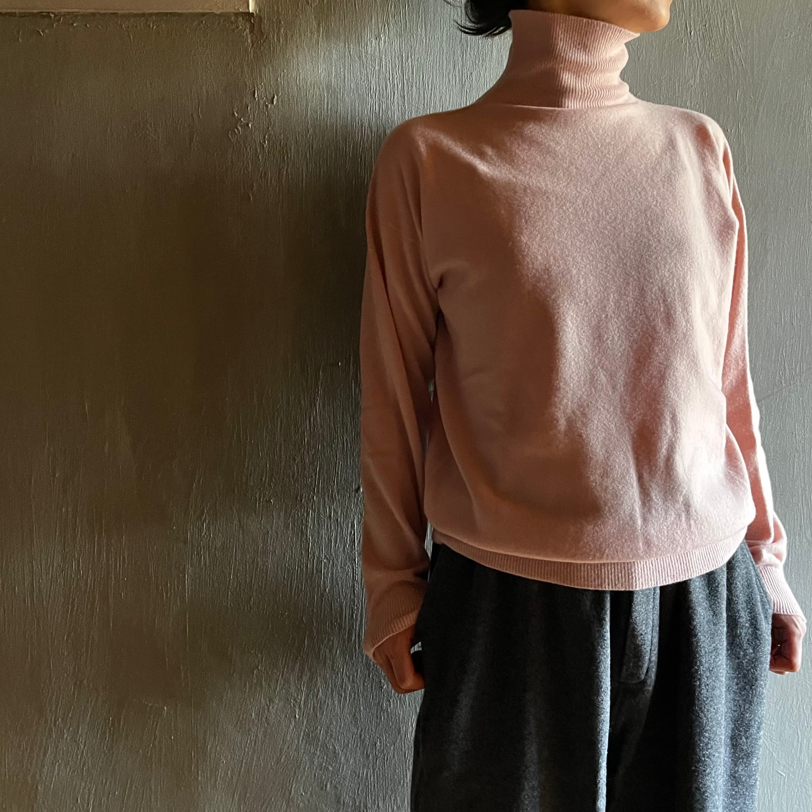 MITTAN | ウルグアイウールタートルセーター KN-21 薄々紅