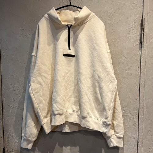 Fear of God ESSENTIALS フィアオブゴッド エッセンシャルズ ハーフ