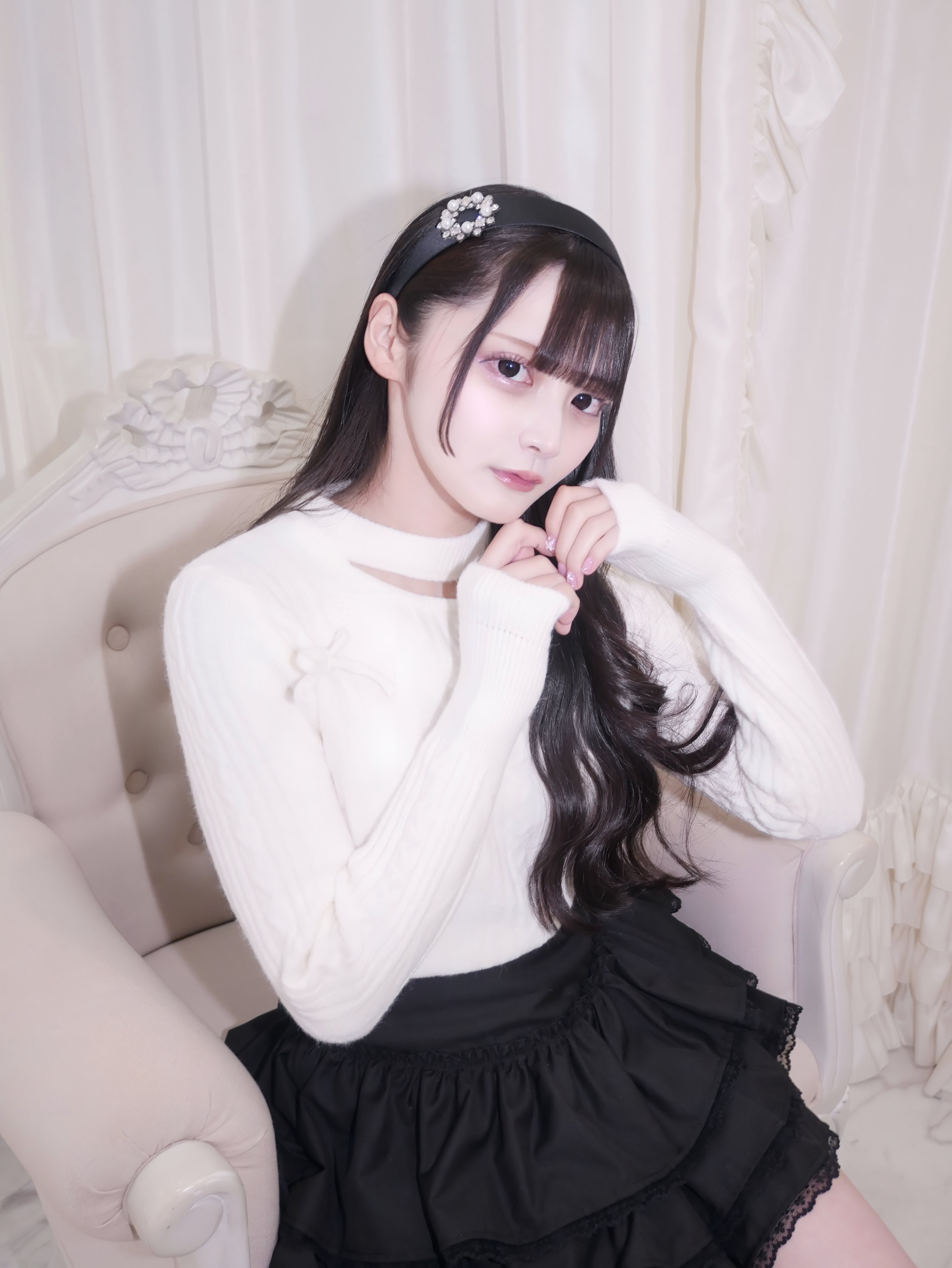 front cut ribbon knit