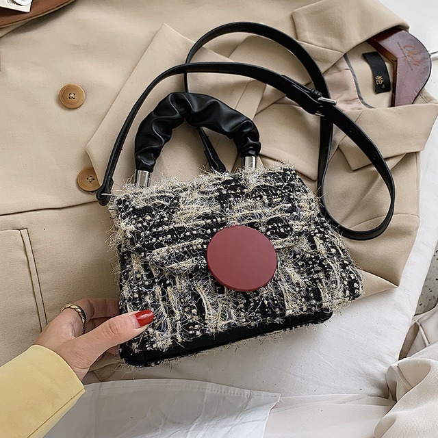 秋と冬のレトロな豪華な小さなバッグの女性2020新しいファッションニッチデザインのハンドバッグワイルドシングルショルダーメッセンジャーバッグ Tiancai_Wing_Bag94612025277