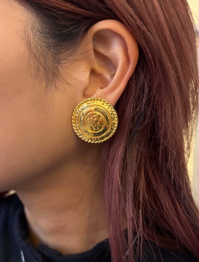 YSL / vintage gold round earring.(o)