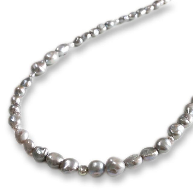 落ち着きあるパール！ グレー淡水パール ロングネックレス ne1103
