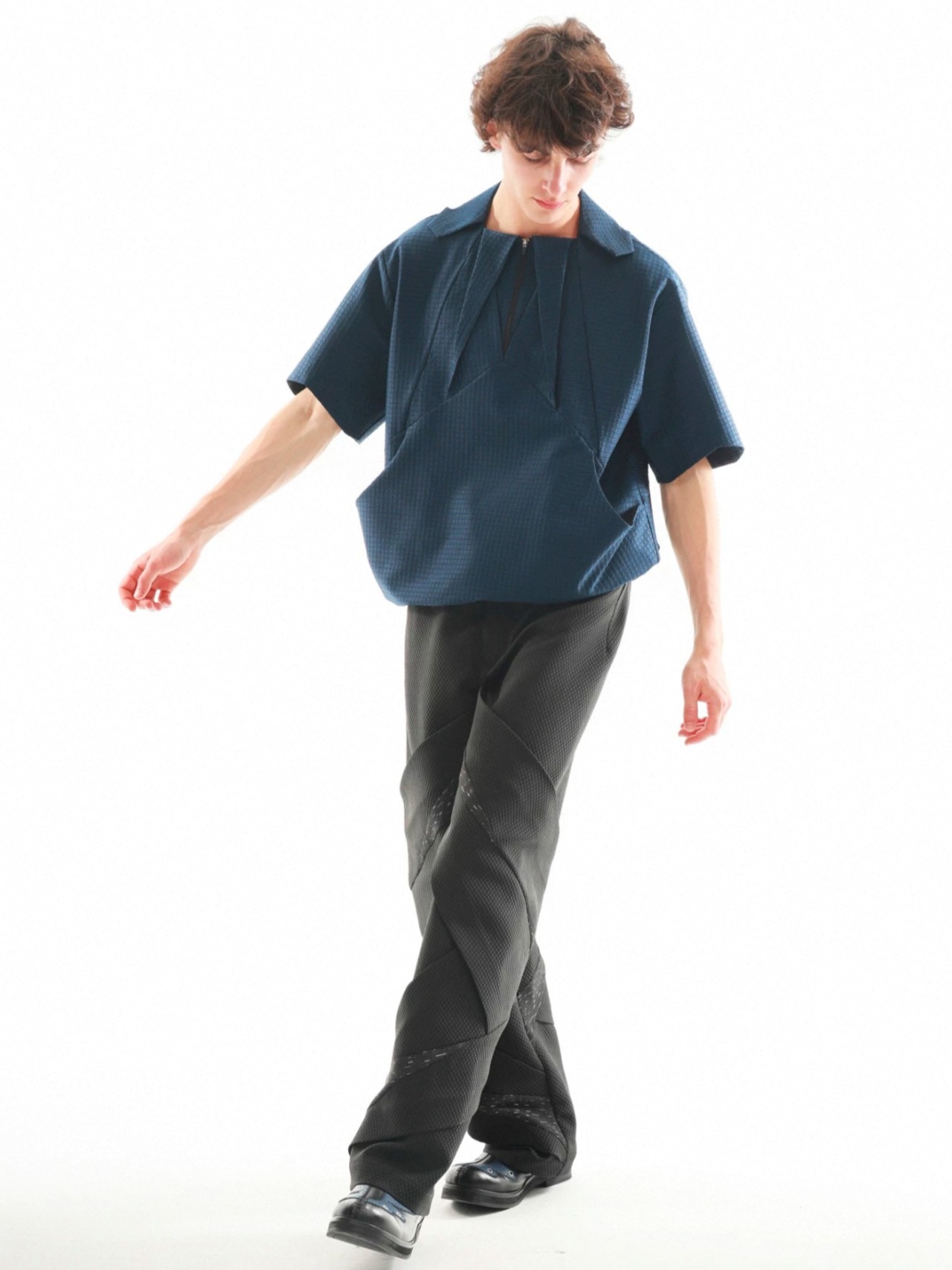 54A0 Turtle Shell Pleated Trousers