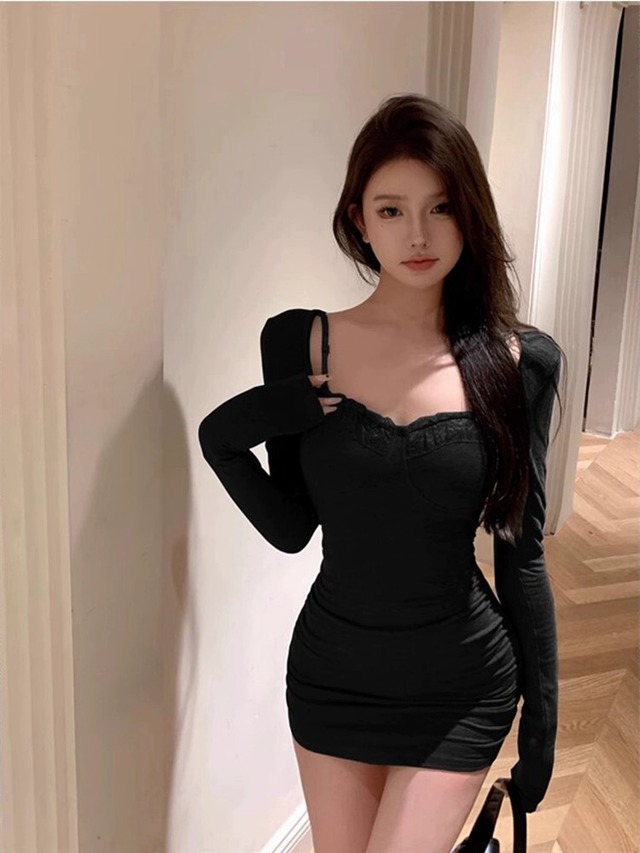 セクシーな純粋な欲望スタイルのタイトなヒップ抱きショートスカートの女性の秋と冬のスリムで小さな女性の長袖スクエアネックドレス ロング オータム 秋物 ウィンター 冬物 ピュア スクウェア Xiaofeijia49491416456