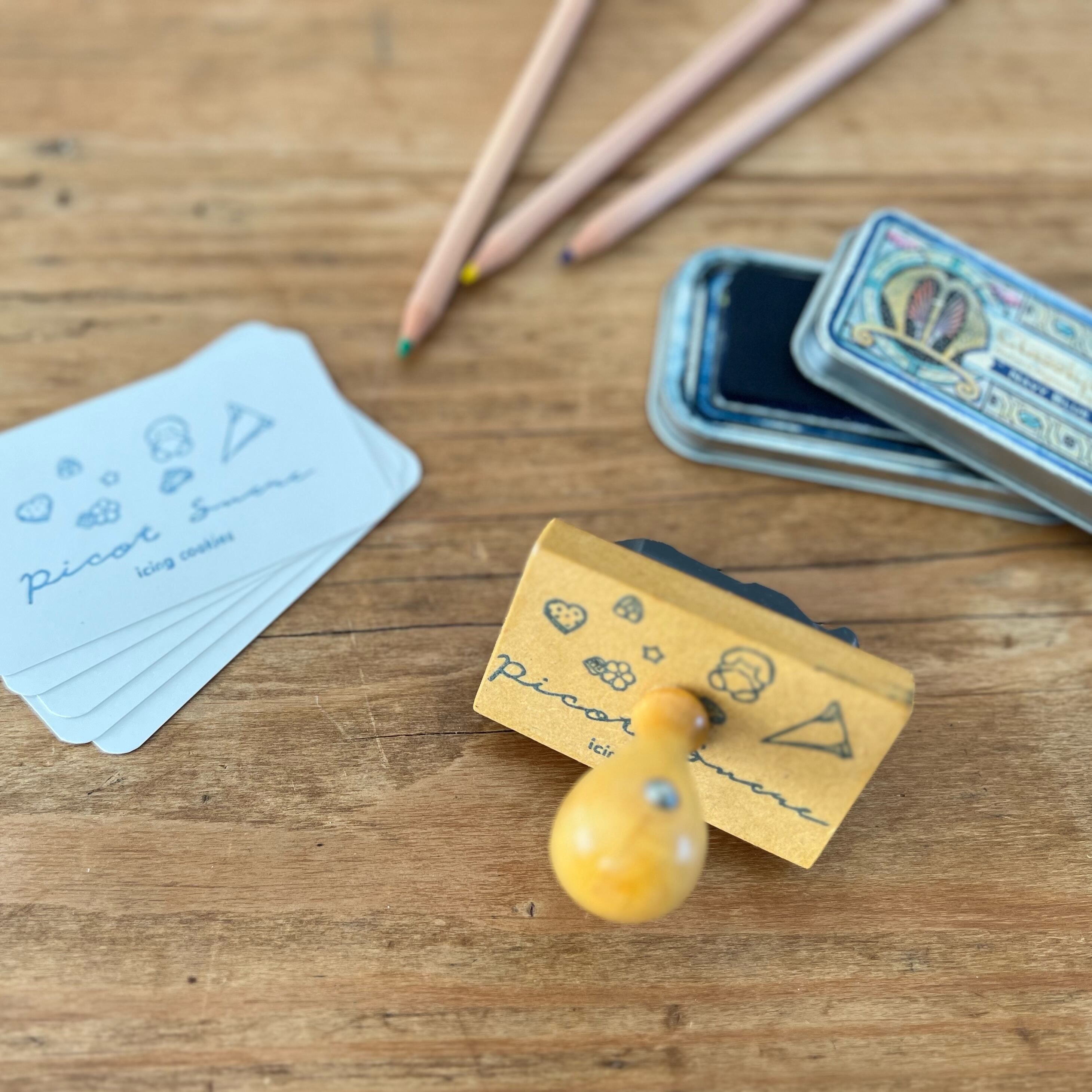 はんこ ハンコ かわいい イラスト キャラクター オーダー ロゴ オリジナル デザイン 持ち込み 2×2センチ 以内 商用 半年保証 消しゴムはんこ