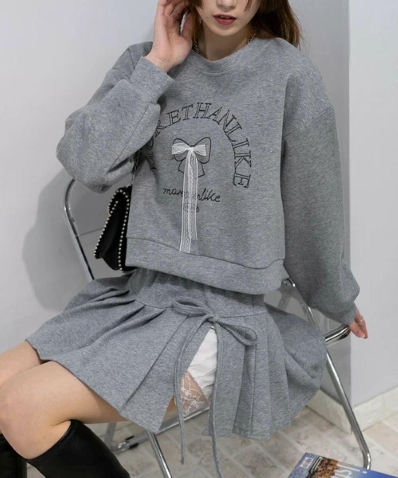 【2025年新作】レースリボン付き スウェット+ミニスカパン セットアップ　グレー　