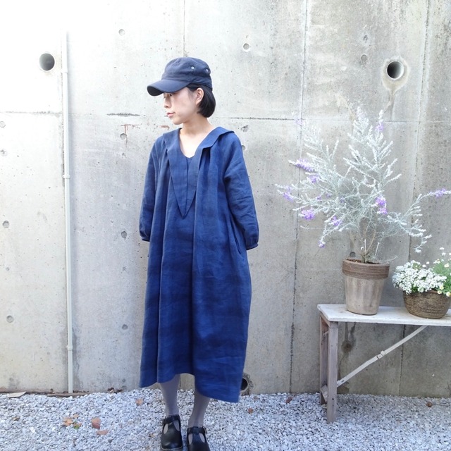 控えめセーラーカラーのリネンワンピース アンティーク風 ボーダーリネン Lilas Lilas リラリラ