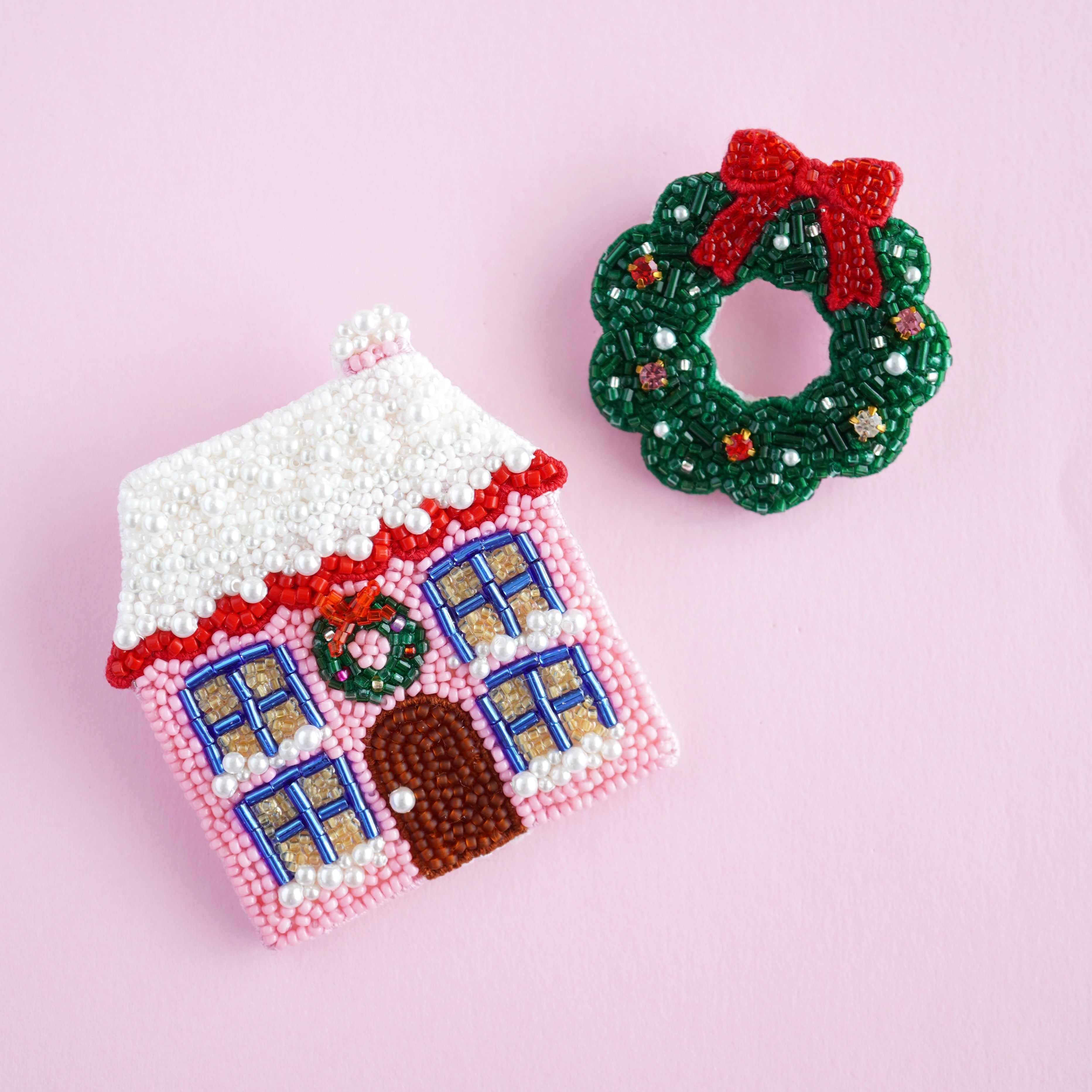 サンタさんのピンバッジ ビーズ刺繍ブローチ クリスマス | hamonihamoni
