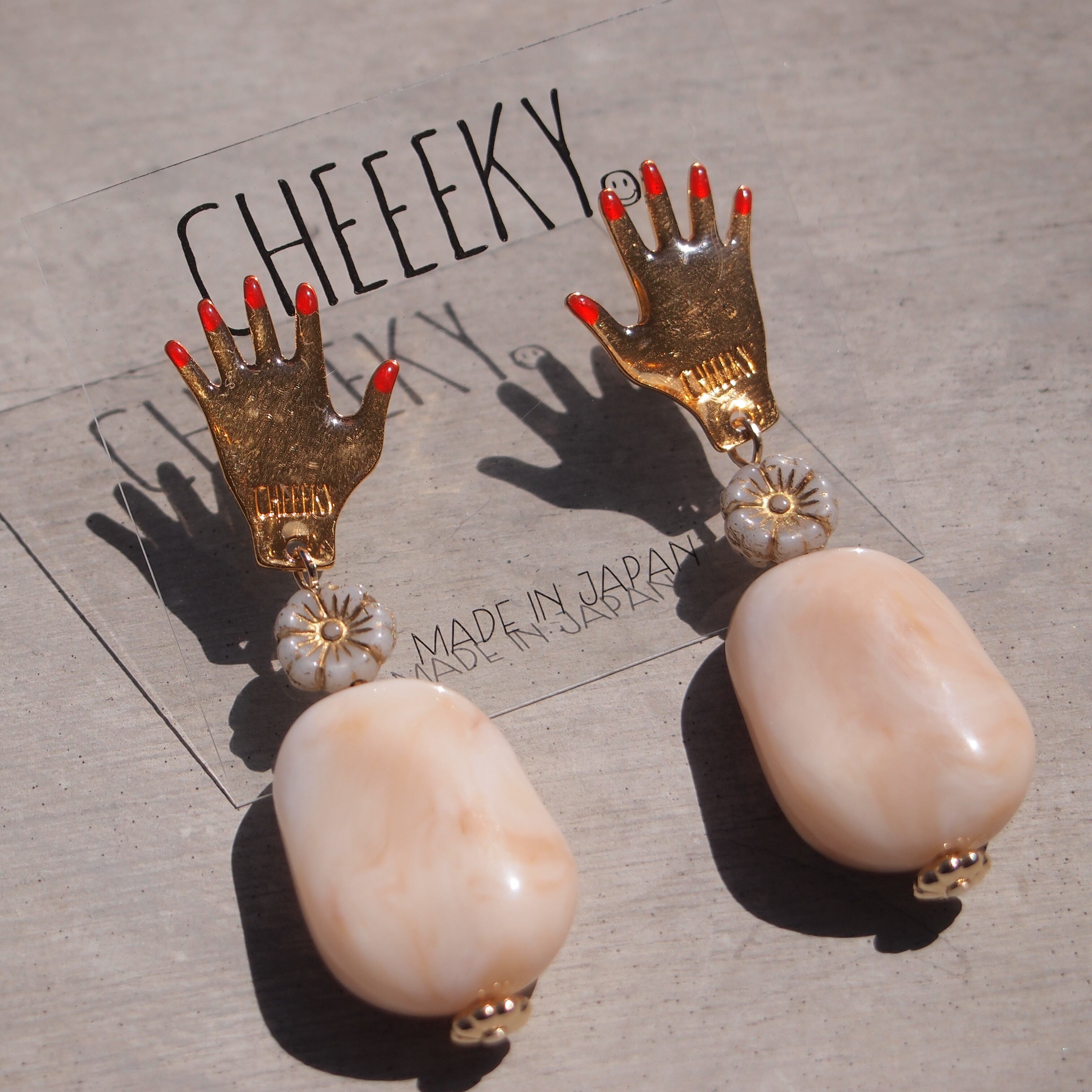 レトロ姫のお手手ピアス | cheeeky