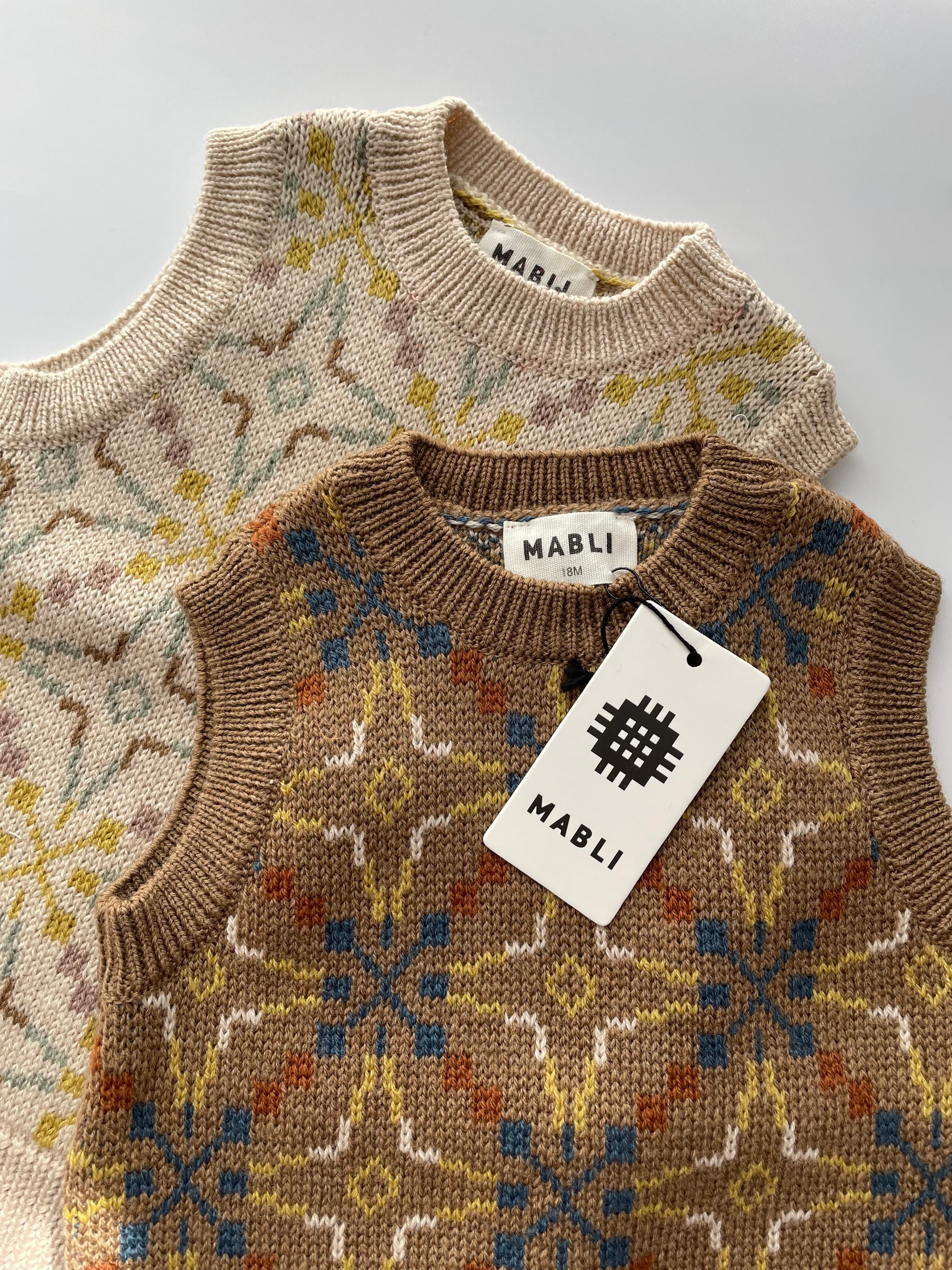 在庫限り* MABLI / LLYN VEST / ALMOND 18M, 2Y | monchou (モンシュー