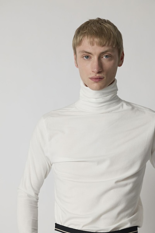 CINOH(チノ)/ORGANIC COTTON SPANDEX TURTLE NECK WHITE