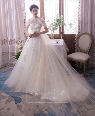 美品！ ウエディングドレス 高級刺繍 タンクトップ 華やかなトレーン