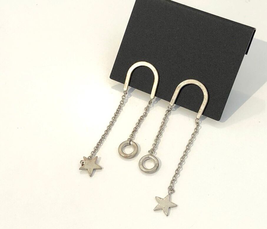 スターチェーンピアス