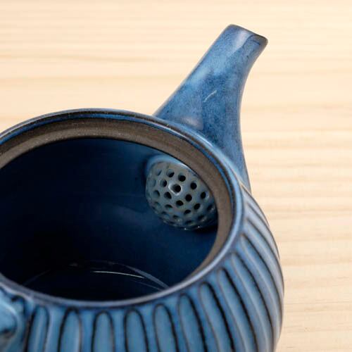 手彫り青しのぎ ポット（網付）【波佐見焼き】利左エ門窯610148321