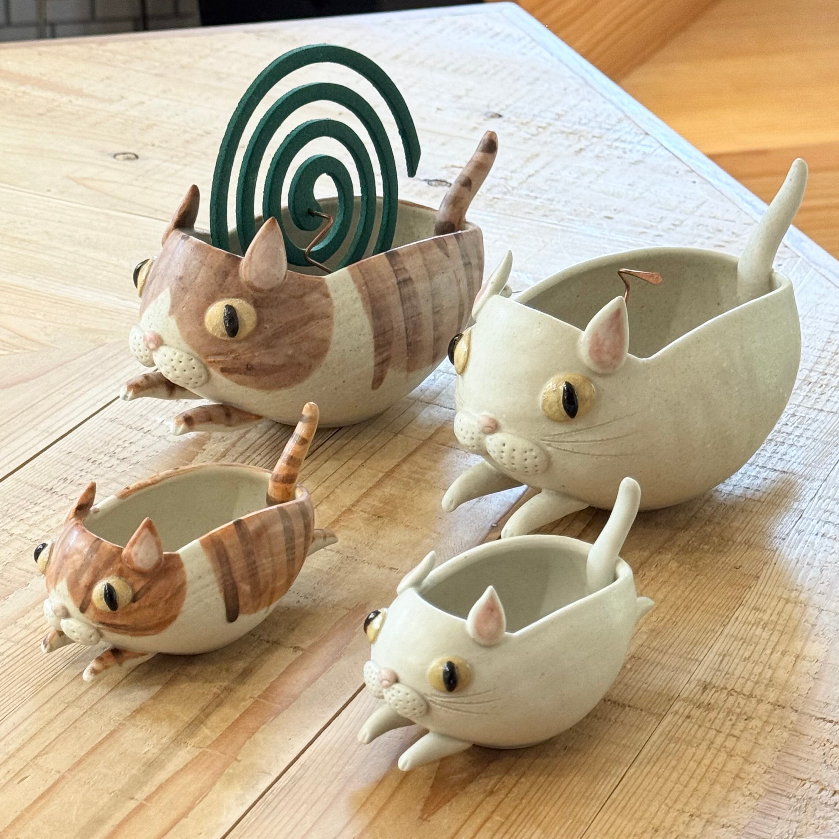 白ねこ 蚊遣り［八木下裕］ | 24to3［西富陶磁器オンラインストア