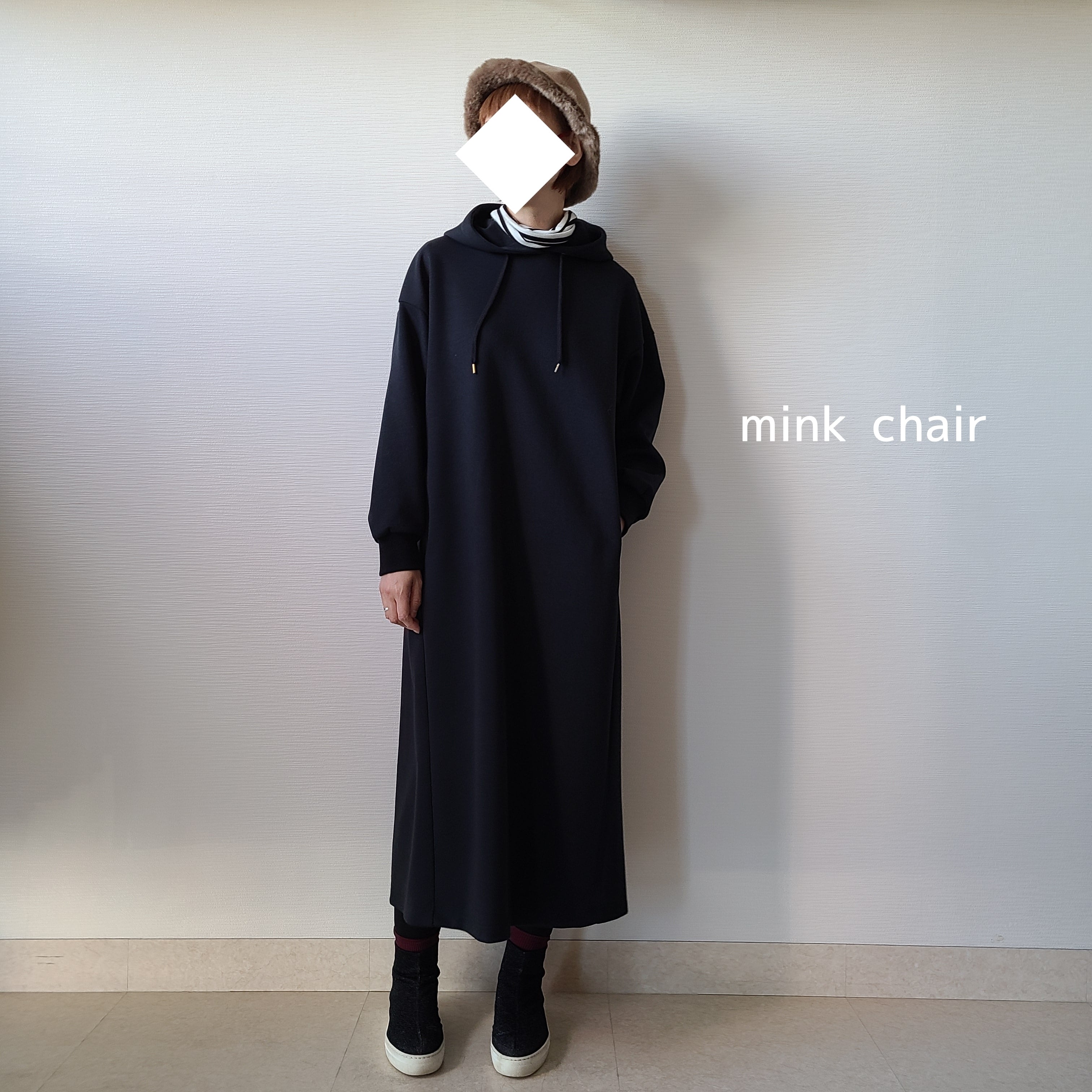 mink chairバックフリルパーカーワンピース(黒)