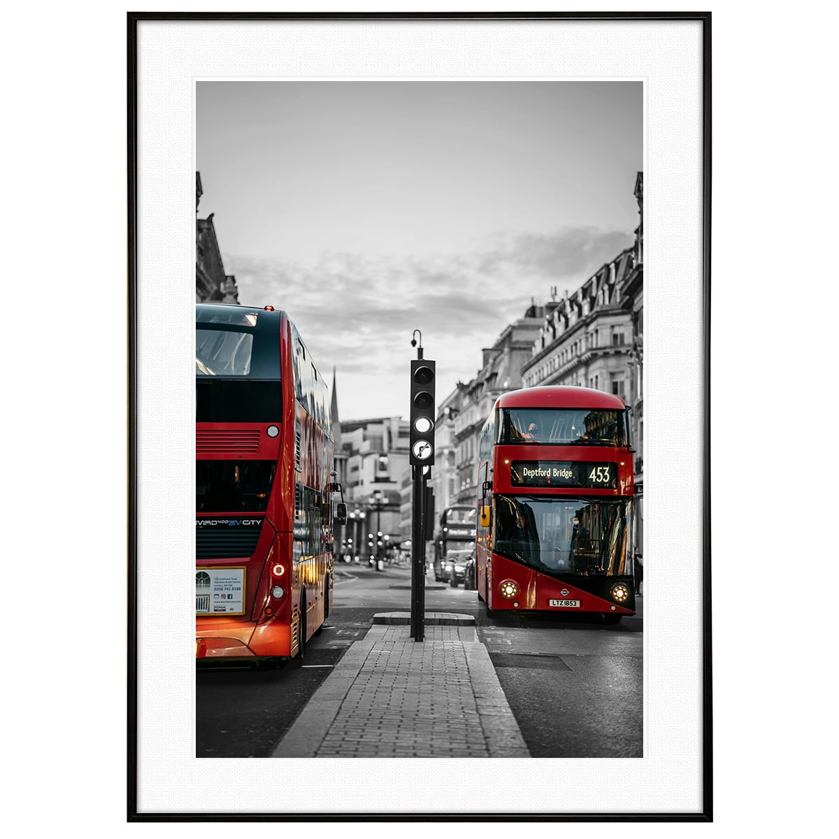 イギリス写真 ロンドンを走る2階建てバス インテリアアートポスター額装 AS3606
