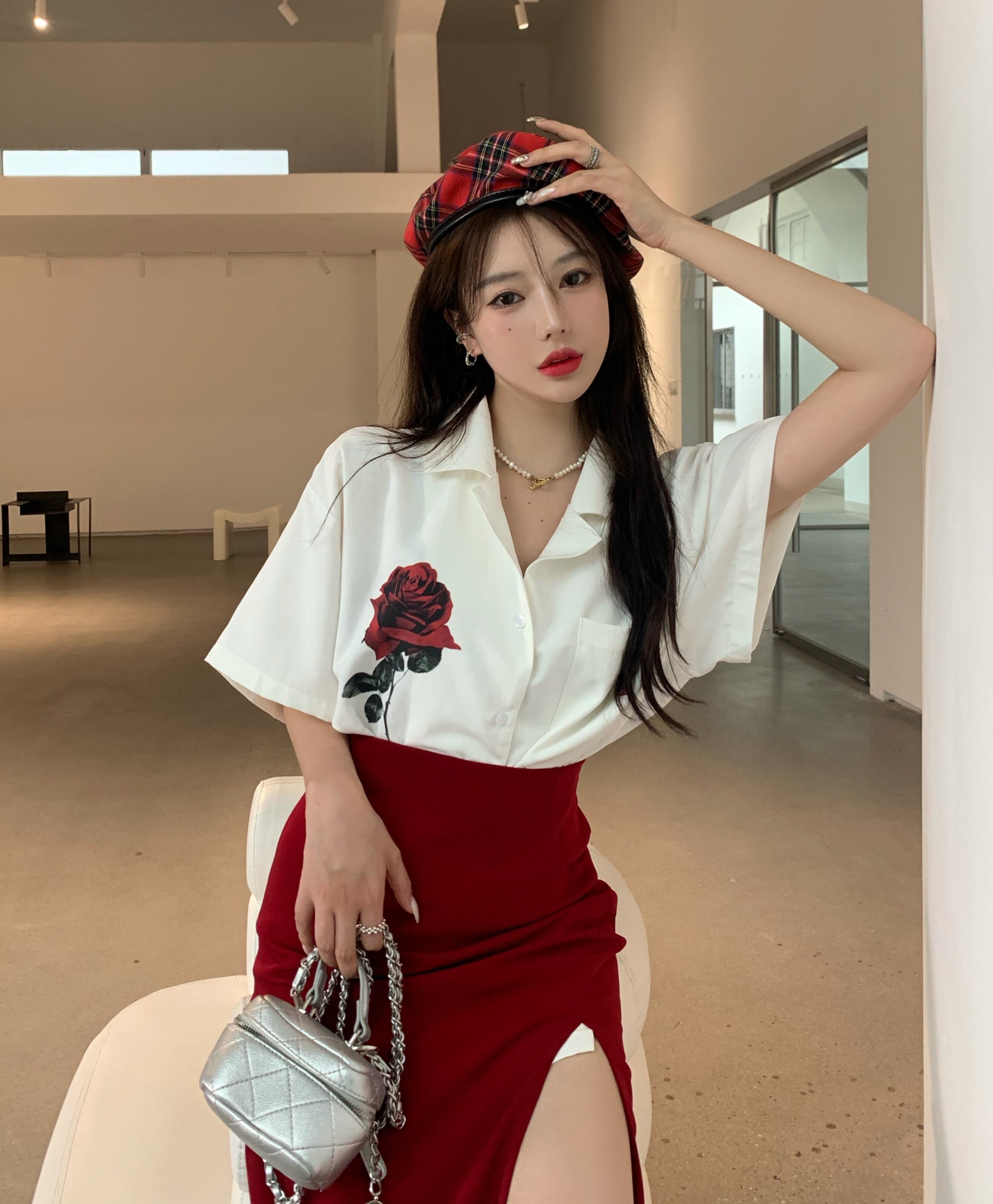 シャツ Flowerデザイン ルーズホワイトサマー薄手トップス 夏物 フラワーデザイン ブラックストロベリース54260996650