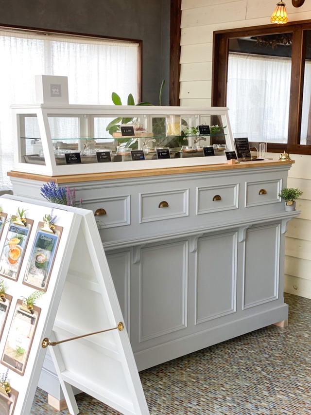 キャスター付きアンティーク調レジカウンター95 (移動販売・イベント向け)W1800 オーダーメイド家具店舗什器