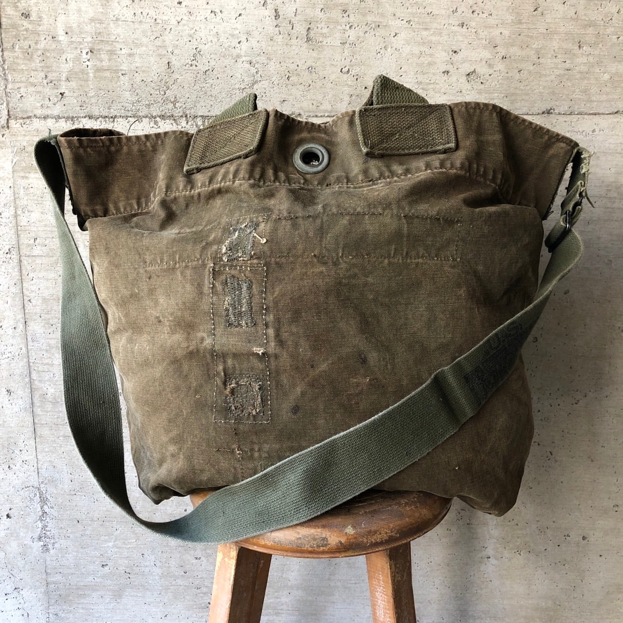 【vintage】トートバッグ リメイク ダッフルバッグ ダック生地 ミリタリー vintage】トートバッグ リメイク ダッフルバッグ ダック生地