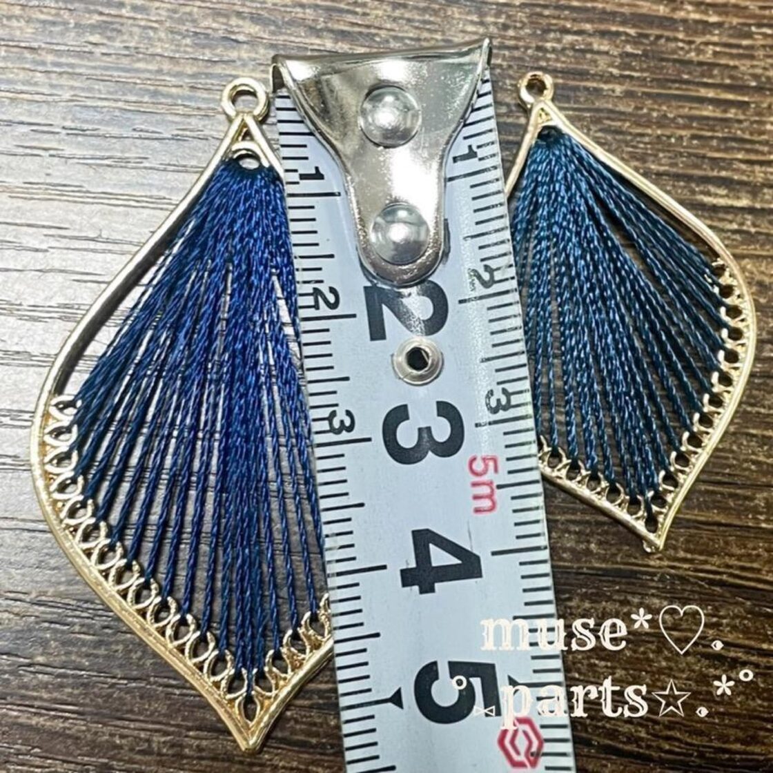 大人かわいい♡ネイビー&ホワイトのチェーンチャーム （ときめきDIY 