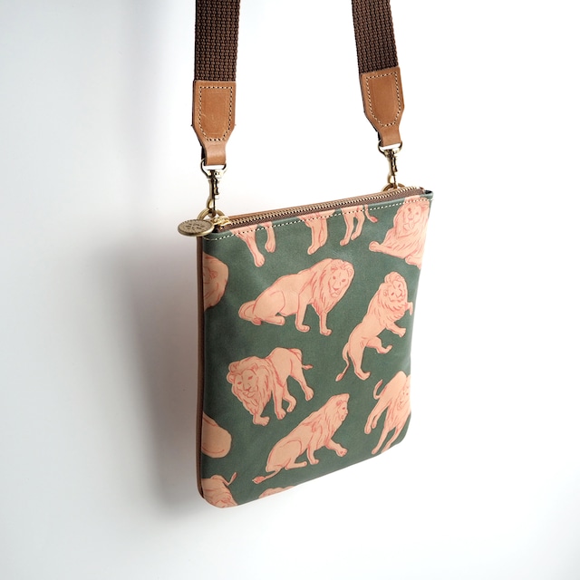 Zipper Mini Pochette (Lion) Leather Smartphone Shoulder Bag