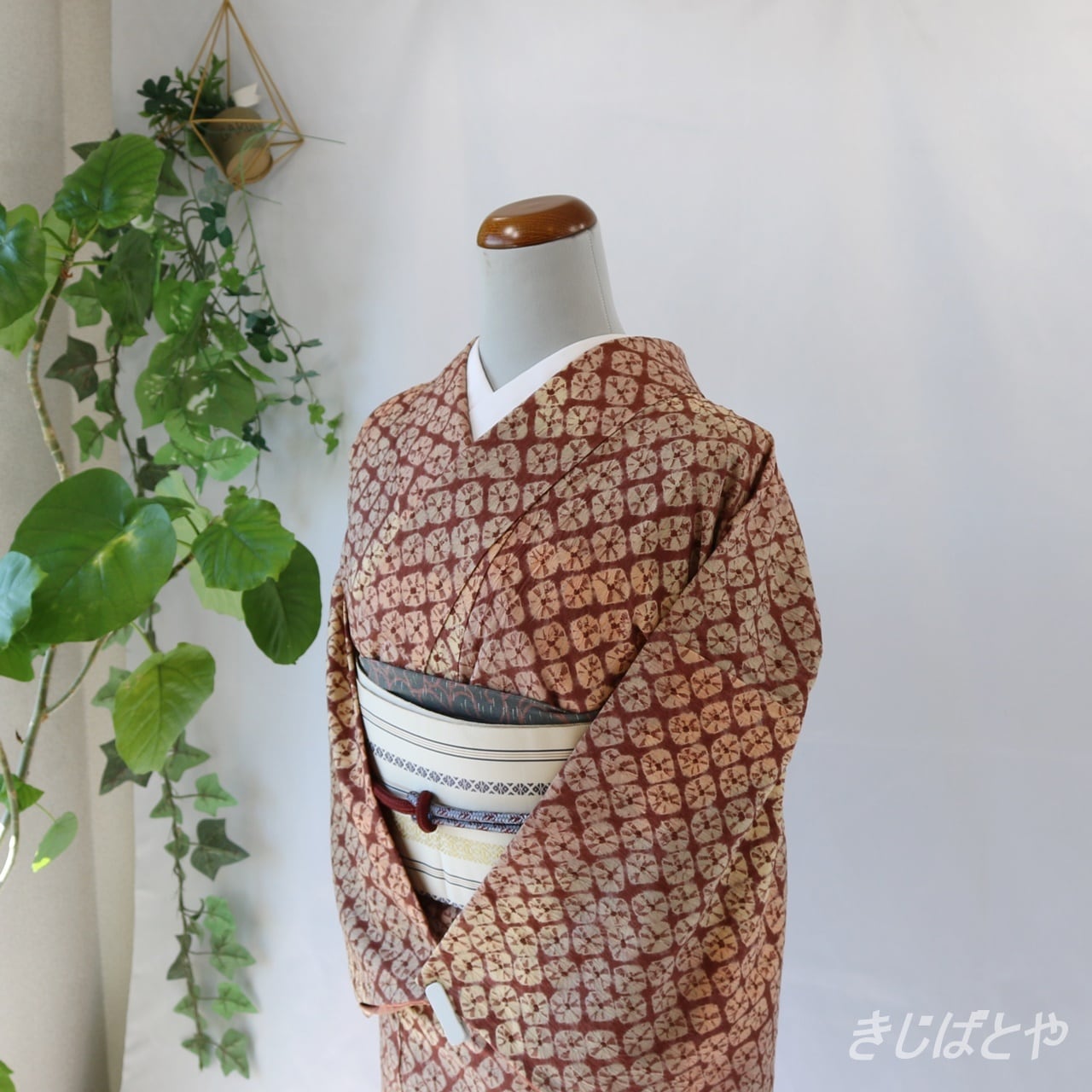 正絹紬 小鹿色の蜘蛛絞り 袷 きじばとや