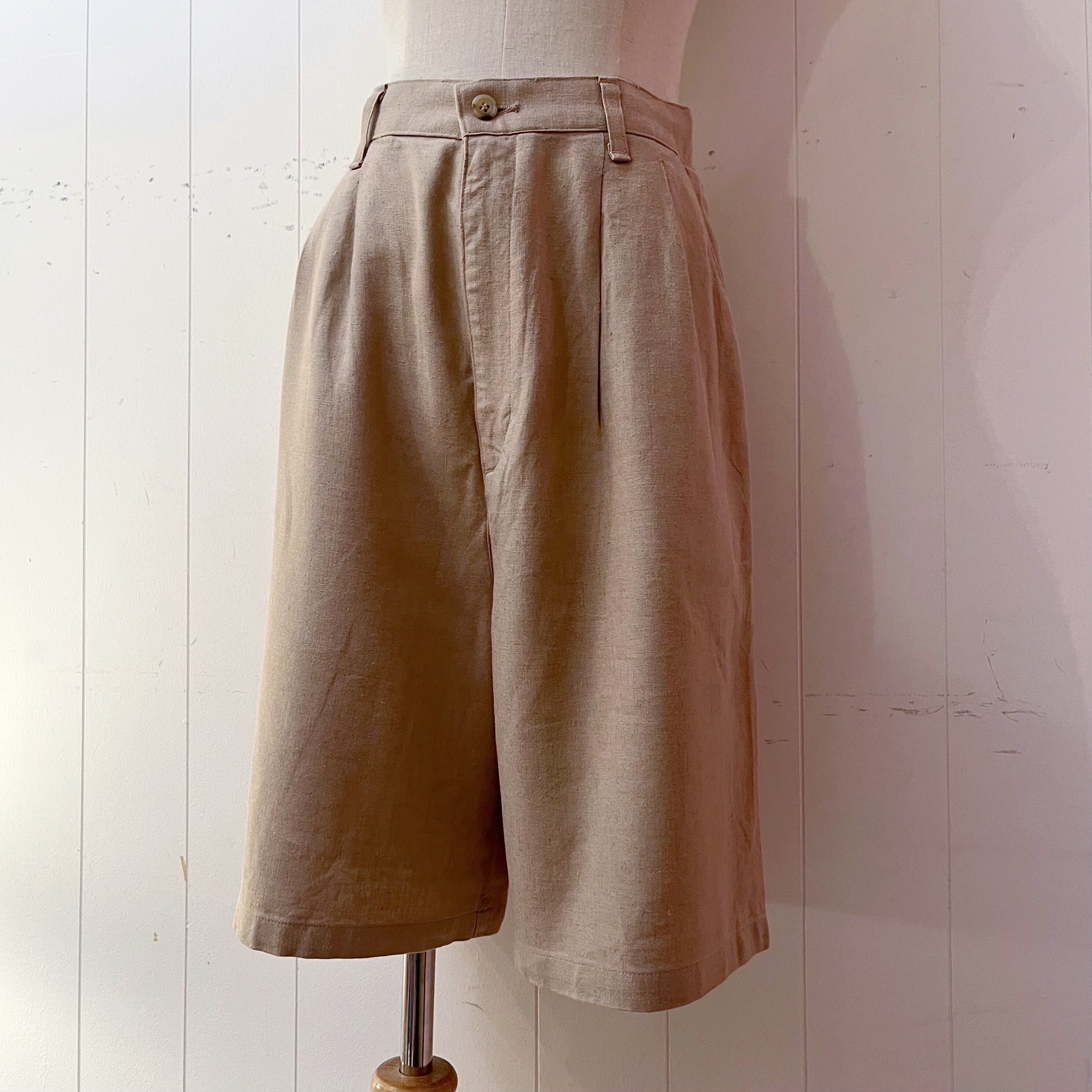 linen beige tuck half pants