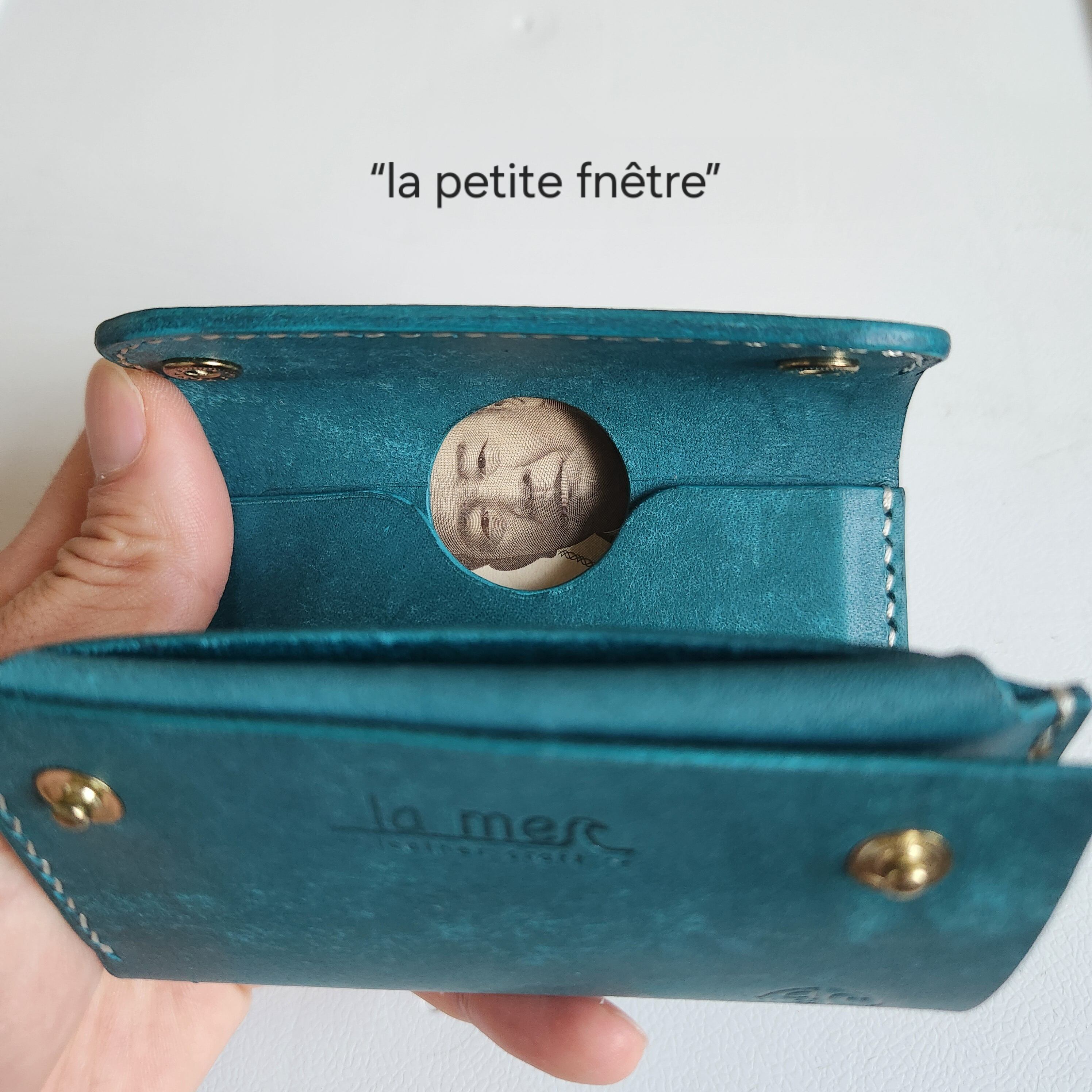 【本革】お札の顔が見える！コンパクト三つ折財布 コバルトブルー 本革】お札の顔が見える！コンパクト三つ折財布 コバルトブルー 【公式