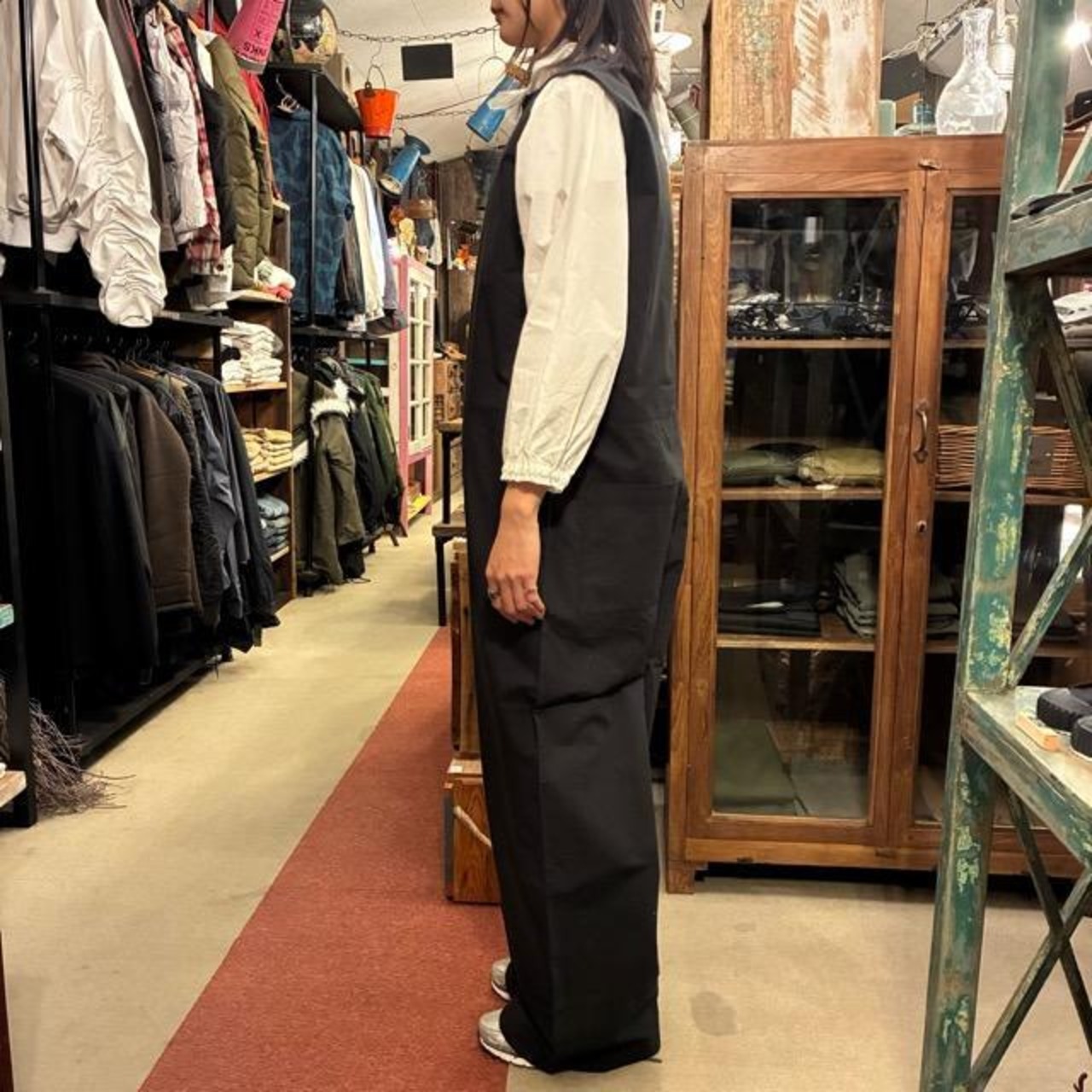 UNIVERSAL TISSU Cotton Lyocell Brushed Washer Broad Boat Neck Overalls, Black