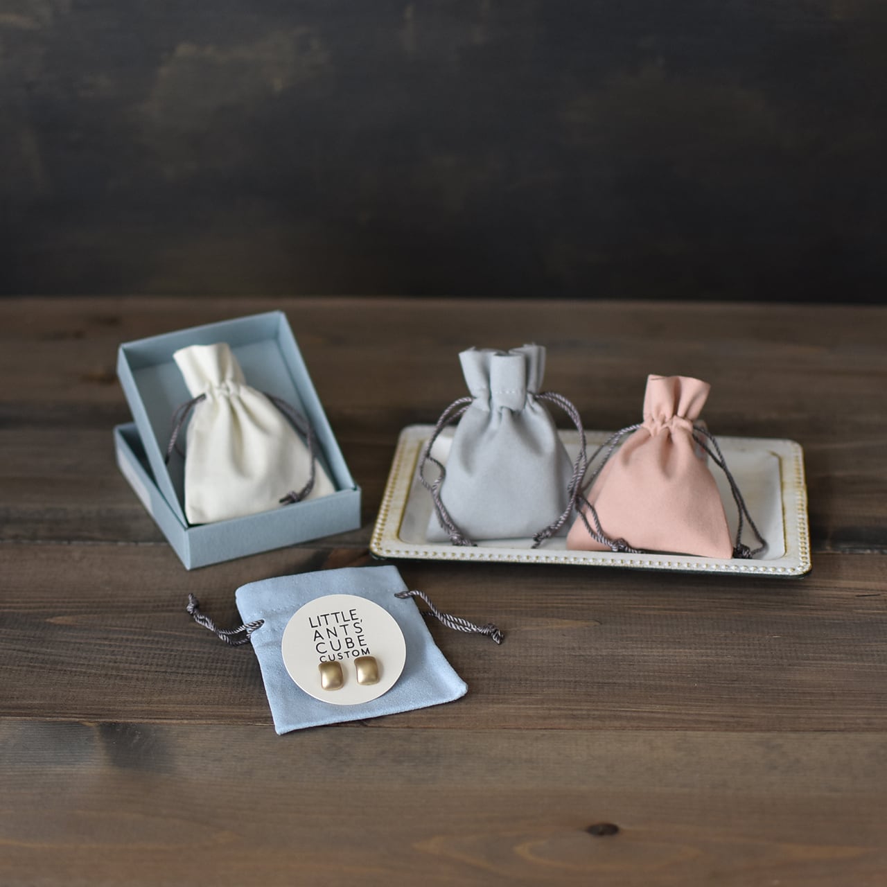 巾着風の可愛い アクセサリーケース.スエード素材 カラーバリエーション豊富なジェリー＆アクセサリーポーチ