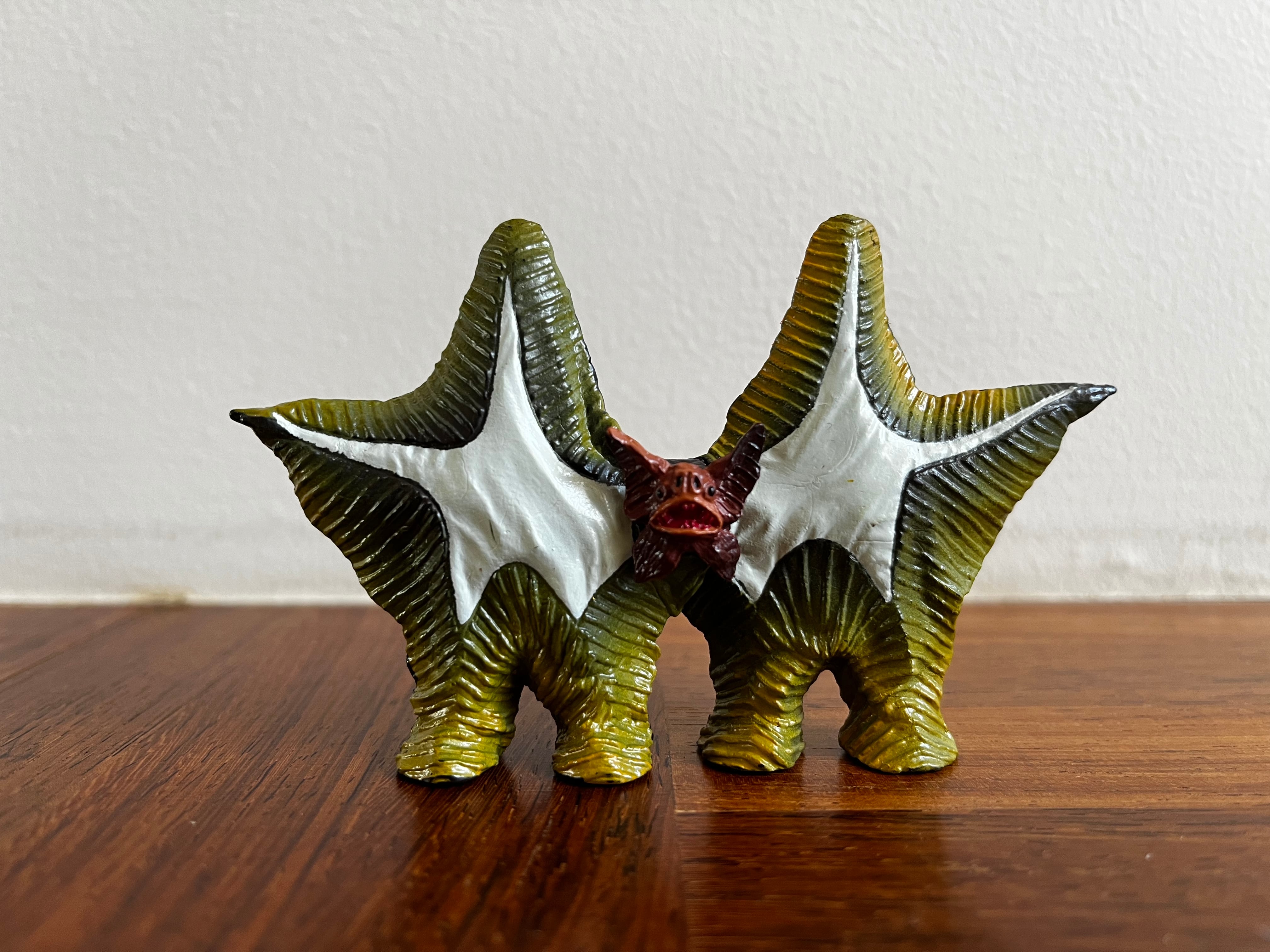 ぺスター「ウルトラマン」登場怪獣（M1号）ソフビフィギュア