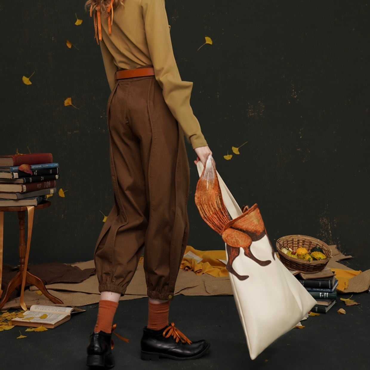 狐物語群〜悪狐の悪巧みバッグ〜M23235 | 奇妙な洋装雑貨店 Magica Bazaar