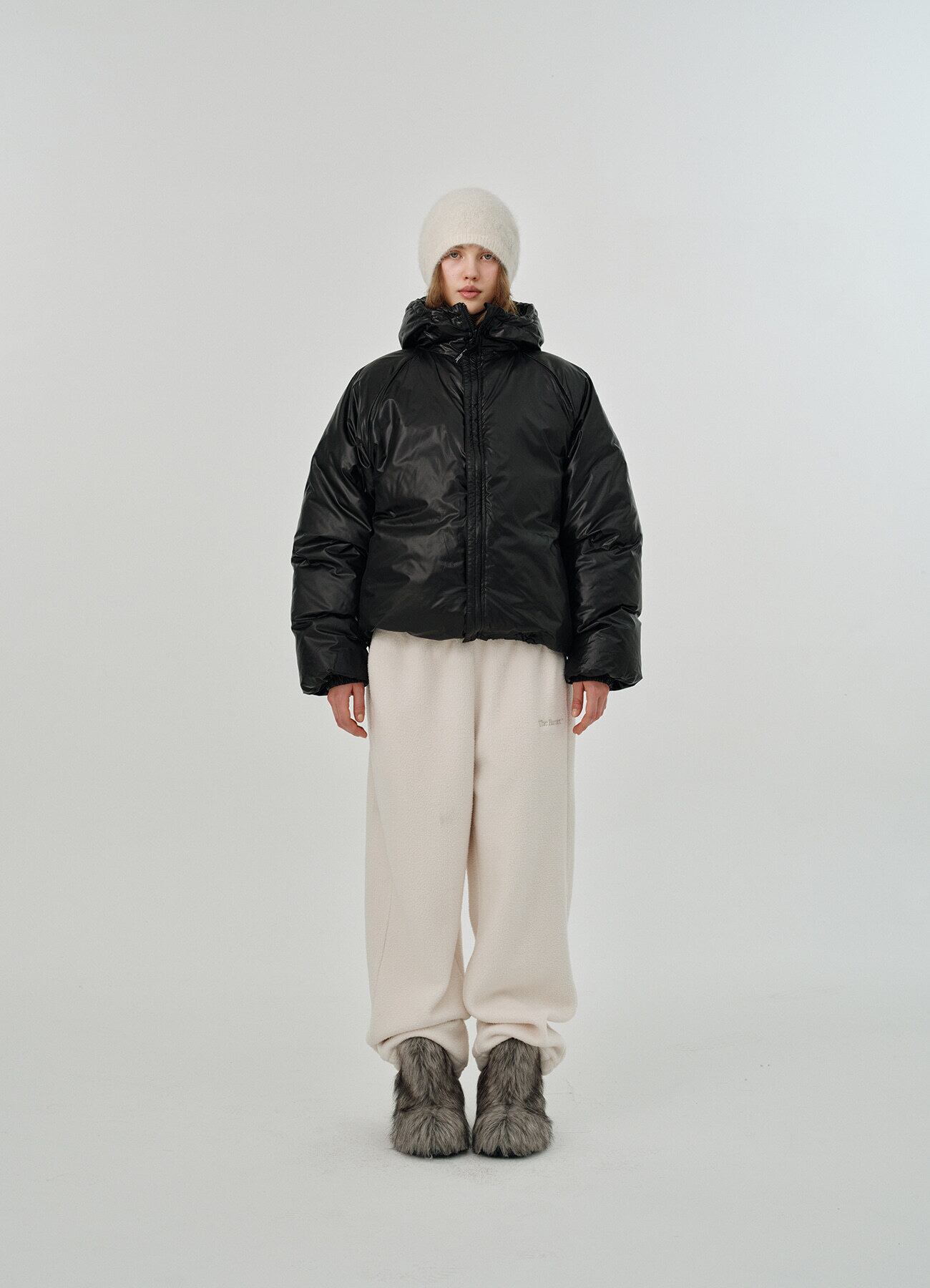 1月初旬発送 [The Barnnet] Black Reversible Hooded Goose Puffer