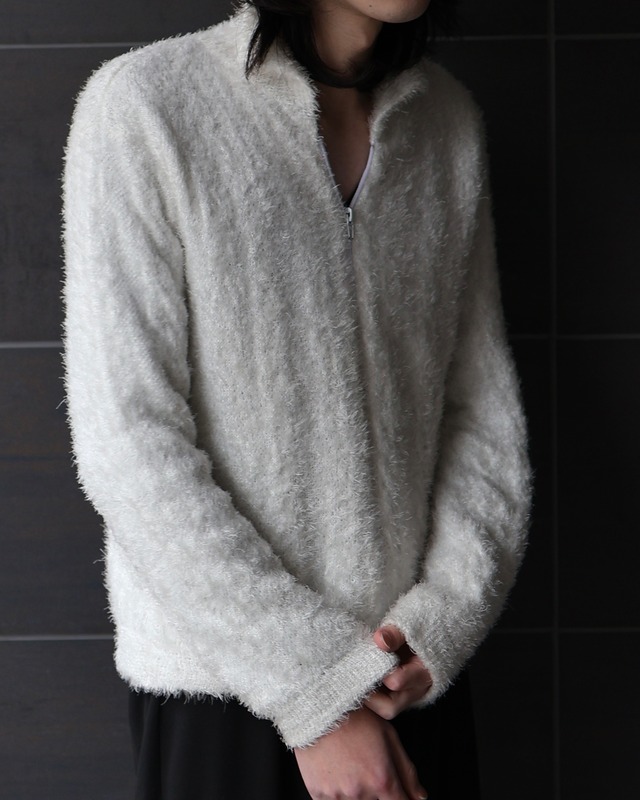 short length shaggy zip knit