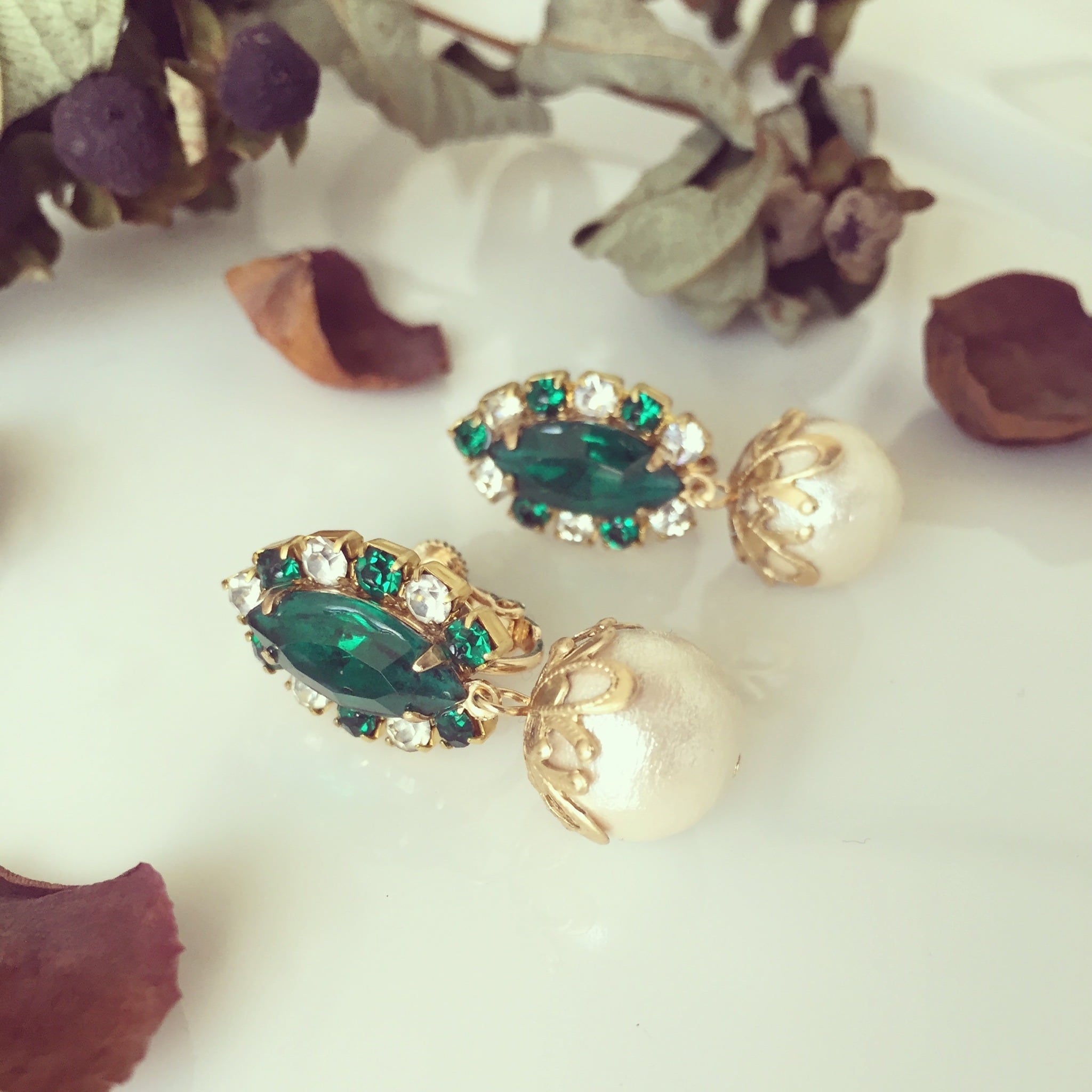 vintage green ビジュー× cotton pearl イヤリング | Luce