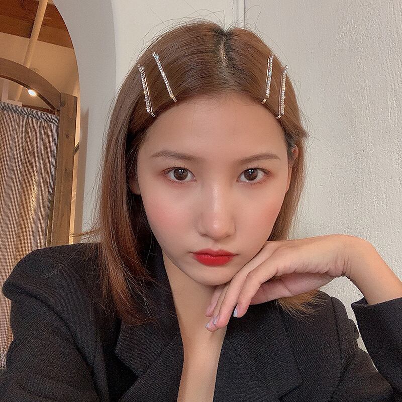 ヘアピン サイドレッドラインストーン ブラック・アイド・ピーズ16765838592