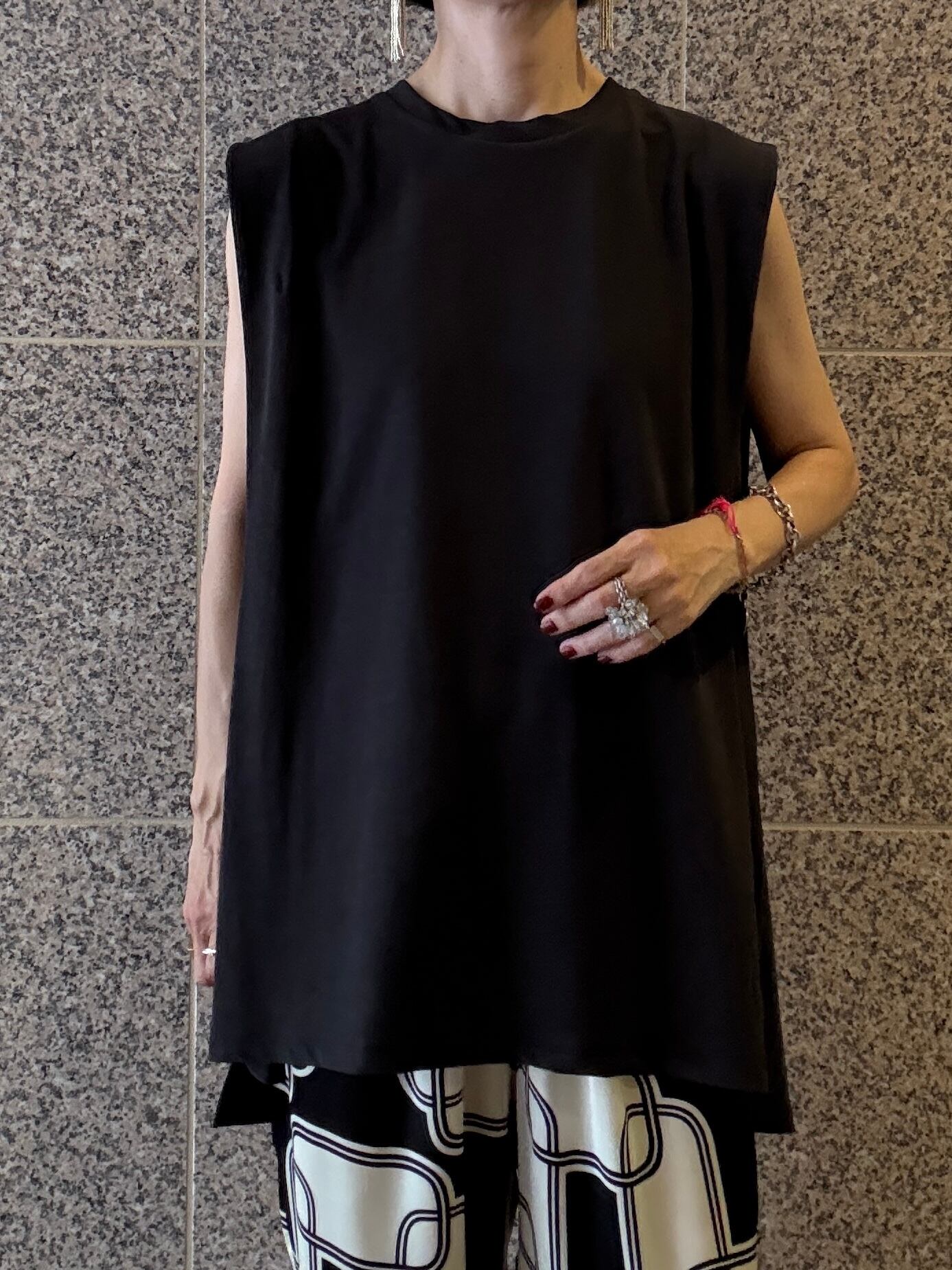 ツイルコットン ハンド刺繍ノースリーブプルオーバー<Masaco Teranishi>