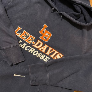 【NIKE】高校 プリント スウェット lee-davis high school lacrosse ラクロス パーカー フーディー ロゴ ナイキ スウッシュ 刺繍ロゴ L US古着