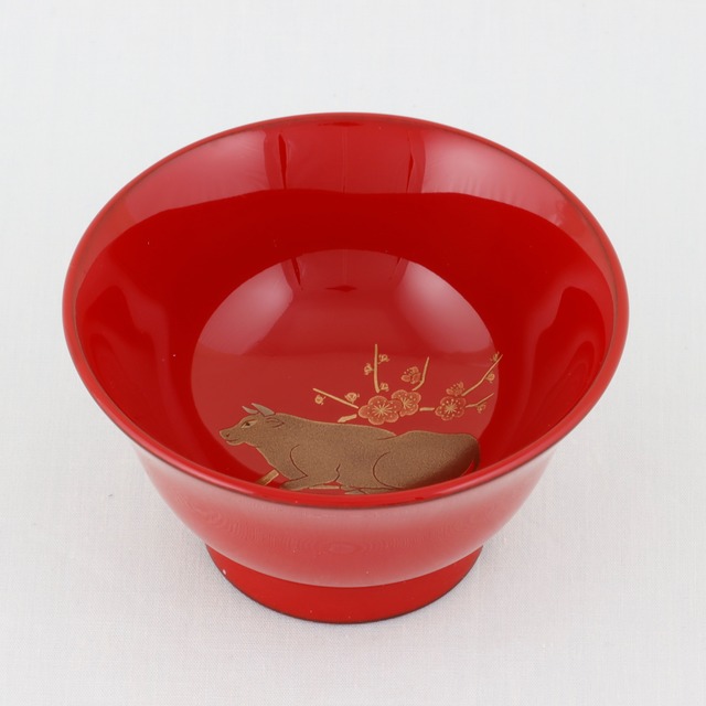 17-3 輪島塗 ぐい吞み／朱塗／ 干支 丑蒔絵