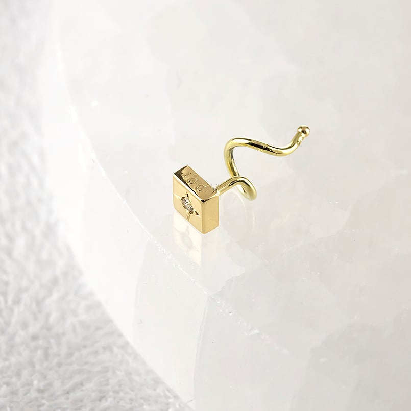 18金 ピアス k18 レディース 片耳 ダイヤモンド キャッチのいらない